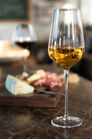 Pahar de vin roșu, Leo [2]