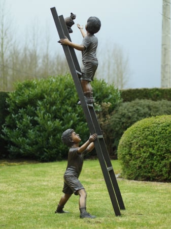 SALE % - Statuie 2 baieti pe scara cu o pisica, Bronz, 208 X 65 X 75 cm