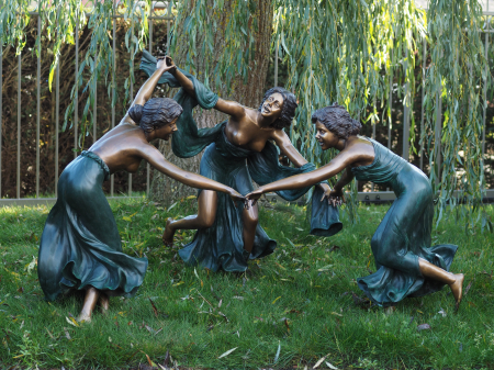 Statui - Statuie 3 fete care danseaza, Bronz, 125 X 160 X 165 cm
