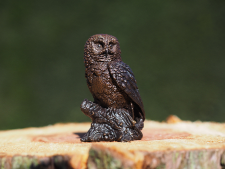 Statuie bronz, Bufniță pe un trunchi de copac 11 x 5 x 7 cm [1]