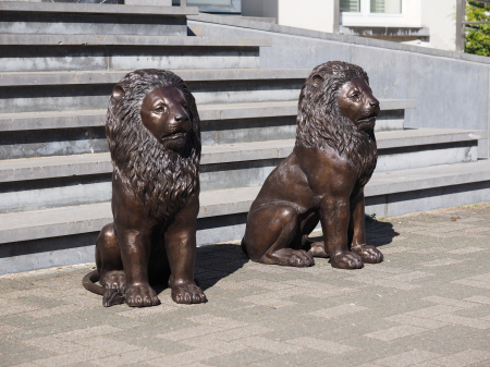 Statuie bronz, Leu șezând [1]