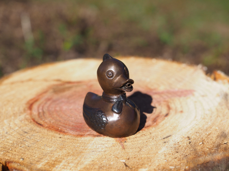 Statuie bronz, Rață cu papion 9 x 6 x 9 cm [1]