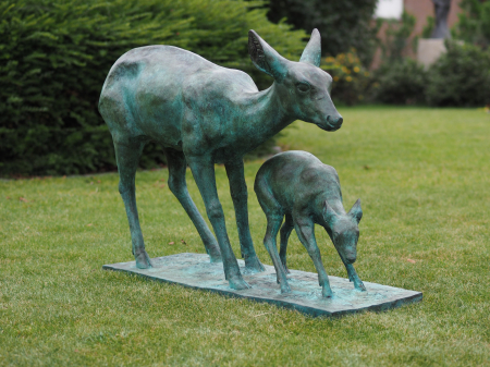 Statuie caprioara cu, copilul acesteia, Bronz, 80 X 35 X 115 cm [2]