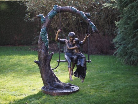 SALE % - Statuie cuplu care se da in leagan, Bronz, 160 X 80 X 120 cm