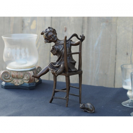 Decoratiuni terasa si gradina - Statuie de bronz moderna Girl on chair 22x11x10 cm