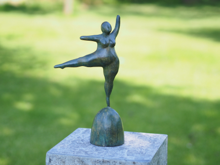 Figurine bronz - Statuie doamna mare, Bronz, 32 x 9 x 17 cm