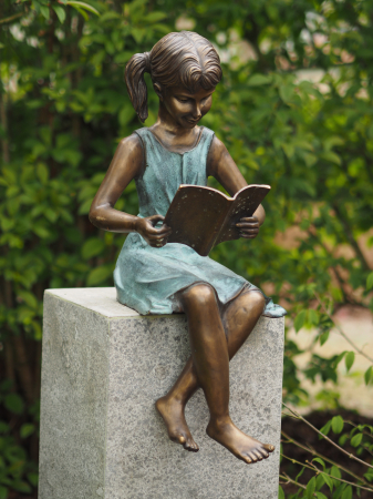 Figurine bronz - Statuie fata care cisteste, Bronz, 64 x 30 x 29 cm