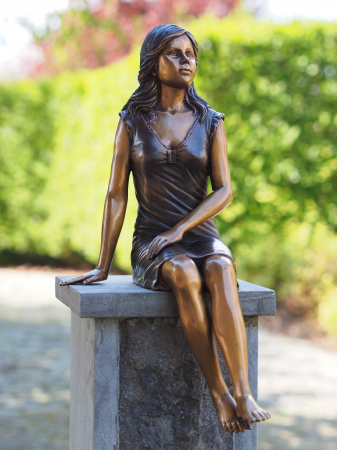 Figurine bronz - Statuie fata care sta jos, Bronz,  55 x 24 x 28 cm
