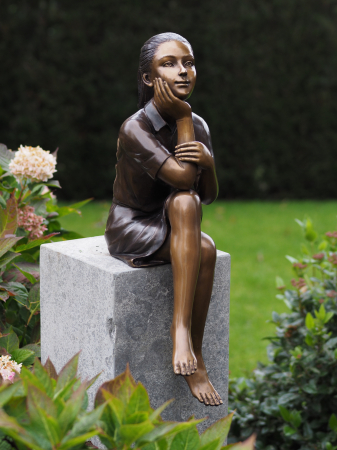 Figurine bronz - Statuie fata care sta pe ganduri, Bronz, 67 x 18 x 28 cm
