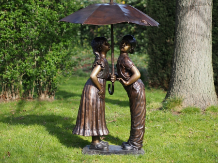 Statui - Statuie fata si baiat sub umbrela, Bronz, 138 X 90 X 91 cm