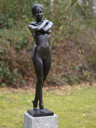 FIGURINE - Statuie femeie nud care sta in picioare, Bronz, 117 X 28 X 33 cm
