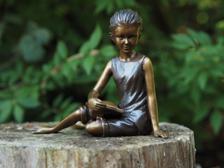 Figurine bronz - Statuie mica fata care citeste, Bronz, 14 x 8 x 14 cm