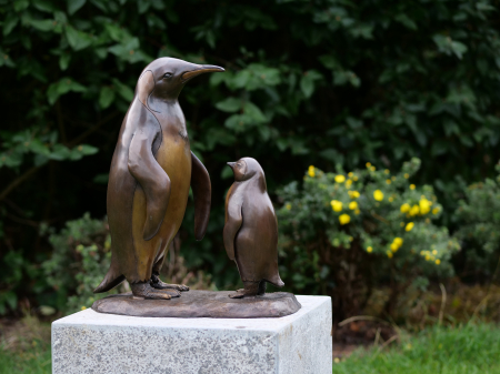 SALE % - Statuie pinguin si copilul sau, Bronz, 45 X 24 X 39 cm