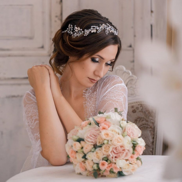 diadema mireasă, coroniță mireasă, accesoriu păr mireasă, diadema handmade, coroniță cu perle, accesoriu elegant mireasă, bijuterii mireasă, diademă placată cu argint, accesorii păr nuntă, diademă delicată, coroniță finuță mireasă, diadema sofisticată, accesoriu boho mireasă, diademă cu pietricele, diademă pentru coc, accesoriu păr elegant, coroniță de lux mireasă, bijuterii nuntă, diademă cu flori, accesoriu păr placat cu argint, coroniță rafinată, accesoriu păr delicat, accesorii Lovely 4 U, accesoriu păr evenimente speciale, bijuterii deosebite mireasă, diademă pentru coafuri romantice, accesoriu păr premium, diademă cu cristale și perle, accesoriu handmade, coroniță pentru bucle lejere, accesoriu păr mireasă elegant, bijuterii placate cu argint, accesoriu mireasă regal, diademă pentru voal mireasă, coroniță sofisticată pentru nuntă, accesoriu păr rafinat. [5]