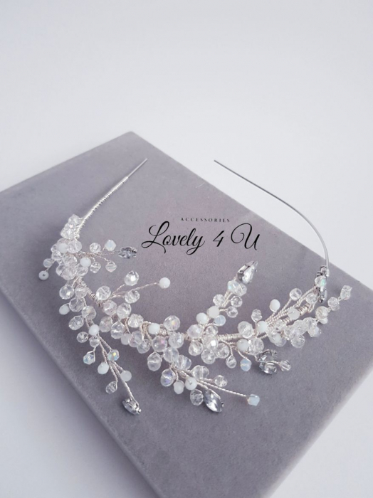 CORONITA MIREASA, CORONITA ASIMETRICA, CORONITE LOVELY 4 U, TIARE PREMIUM, ACCESORII NUNTI, BIJUTERII, DIADEMA MIREASA, TIARA MIREASA, ACCESORII LOVELY 4 U, MIREASA 2021, BIJUTERII MIREASA, CORONITA NUNTA, CORONITA CU PIETRE, DIADEMA CU PIETRICELE, ACCESORII DE PAR PENTRU MIRESE,TIARE [3]