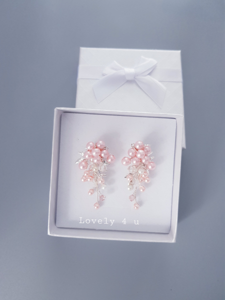 CERCEI ROZ, CERCEI ROSE GOLD, CERCEI eleganti, CERCEI MIREASA CU PERLE ROZ, CERCEI CU PERLE, CERCEI ARGINT, CERCEI LOVELY4U, cercei cu perle, cercei lungi mireasa, ACCESORII LOVELY4U, BIJUTERII MIREASA, BIJUTERII, NUNTA ,CERCEI MIREASA, cercei discreti, cercei eleganti mireasa, cercei handmade , cercei nasa, cercei cununie civila, cercei soacra, frunze, pietricele, cristale [5]