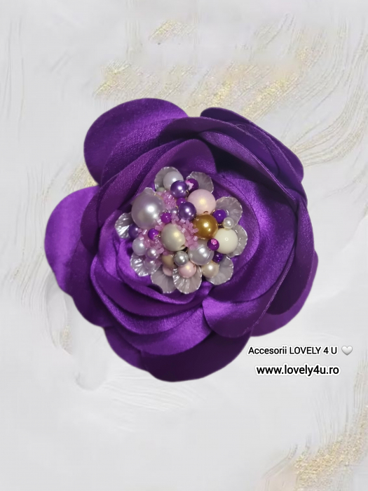 Accesorii LOVELY 4 U, Brosa floare violet textila, Brosa crem floare handmade, Brosa floare neagra, Floare textila mare, ,accesorii camasa, accesorii dama, accesorii elegante, accesorii fashion, accesorii perle, accesoriu de pus la gat, accesoriu elegant, accesoriu fashion. [2]