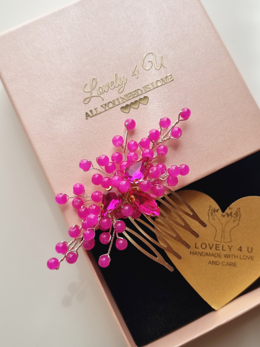 agrafă păr nașă, agrafă păr eveniment, agrafă păr handmade, pieptăn păr cu pietre, agrafă fucsia, accesoriu păr elegant, cadou nașă, accesorii păr nuntă, pieptăn păr mireasă, agrafă păr cristale, accesorii ocazie păr, agrafă păr placată cu argint, pieptăn elegant handmade, cadou femeie elegantă, agrafă cu mesaj motivațional, you are amazing, agrafă păr romantică, accesorii păr România, agrafă mică handmade, pieptăn decorativ fucsia, [2]