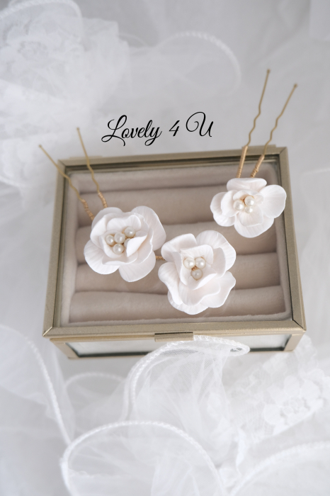 agrafa par mireasa cu perle, agrafa par mireasa cu flori, pin coc mireasa, set agrafe pentru mirese, ormamente per mireasa, perle, accesorii de par handmade, accesorii lovely 4 u ,  diadema mireasa cu flori, pieptan mic mireasa cu flori, pieptan cu bujori, pieptan voal mireasa, accesorii lovely 4 u, diadema si cercei mireasa, set accesorii mireasa, set diadema si cercei mireasa, set diadema bratara si cercei mireasa, accesorii de par mireasa, ornament par mireasa, decoratiuni de par pentru mirese, [11]