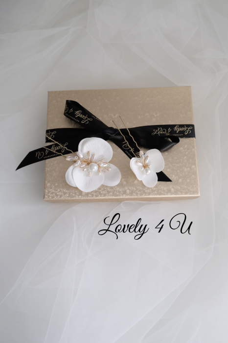 AGRAFE ORHIDEE, ACCESORII ORHIDEE, BIJUTERII ORHIDEE, ACCESORII LOVELY 4 U, AGRAFE COC ORHIDEE, ACCESORII NUNTA, ACCESORII NUNTA ORHIDEE, DIADEMA MIREASA, ACCESORII PAR MIREASA, BIJUTERII PAR ORHIDEE, ornament par mireasa, decoratiuni de par mireasa, accesorii cu coc mireasa, coafuri coc cu agrafe, agrafa cu perle mireasa, acceoriu mireasa, agrafe cu flori mireasa, agrafe mireasa, diadema cu flori mireasa, diadema mireasa, mireasa bucuresti, mireasa cluj, pini cu flori mireasa, pini mireasa, accesorii lovely 4 u [8]