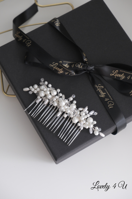PIEPTAN  MIREASA< ACCESORII LOVELY 4 U, DIADEMA MIREASA, DIADEMEMIREASA, ACCESORIU BOEM, MIREASA BOEMA, BIJUTERII PAR MIREASA, ACCESORII DE PAR MIREASA, TIARA MIREASA, AGRAFA MIREASA, AGRAFE MIRESE, diademe de par pentru mirese, diademe mireasa finute. diadema mireasa par desfacut, pieptan mic mireasa cu perle, accesorii par mireasa perle, set diadema si cercei mireasa [13]