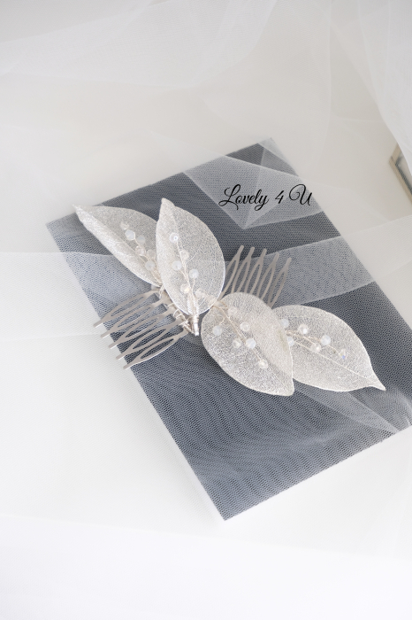 Diadema Mireasă Swarovski ALEXIA – Accesoriu Boem cu Cristale și Frunzulițe Argintate,PIEPTAM MIREASA, ACCESORIU BOEM MIREASA,  ACCESORII LOVELY 4 U, PIEPTAN VOAL MIREASA, PIEPTAN CU CRISTALE SWAROVSKI,  DIADEMA CU SWAROVSKI,  DIADEMA MIREASA, [18]