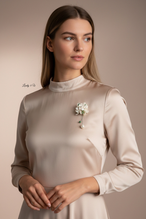 BELIEVE BLOOM - Broșă-buchet de ghiocei cu perlă verde Swarovski plutitoare - broșă handmade pin rever, broșă cu mesaj motivațional [3]