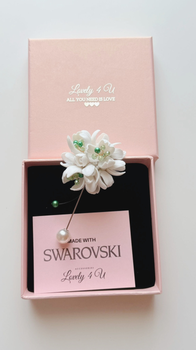 BELIEVE BLOOM - Broșă-buchet de ghiocei cu perlă verde Swarovski plutitoare - broșă handmade pin rever, broșă cu mesaj motivațional [7]