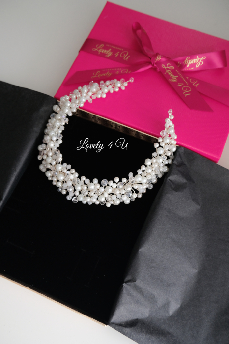 CCESORIU SCURT MIREASA, BENTITA MIREASA< CORONITA CU PERLE, BENTITA , DIADEMA MIREASA, AGRAFA MIREASA, TIARA, ACCESORII DE PAR MIREASA, ACCESORII LOVELY4 U, COLIER CU PERLE ALBE, BIJUTERII MIREASA, [11]