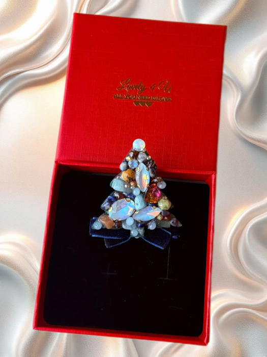 Broșă brad de Crăciun handmade cu pietre semiprețioase Lapis, Jasp, Piatra Soarelui, Unakit, Cameol, Granat verde și maro – bijuterie unicat Lovely 4 U [4]