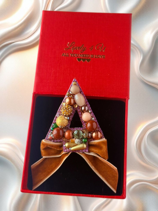 Broșă brad  de crăciun mov-maro, brosa bradut handmade cu pietre cameol, jad verde, unakit, perle, cristale, idei cadou unicat, mesaj pe verso : Believe in yourself, You are beautiful [6]