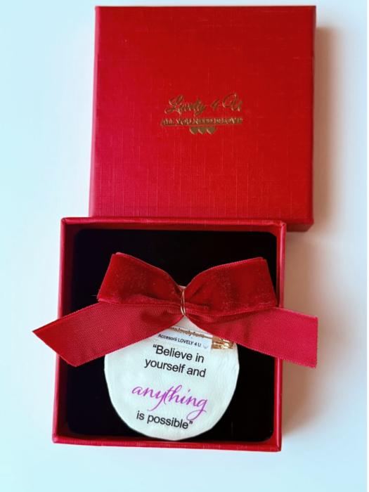 brosa de iarna cu pietre colorate, brose colorate, brose craciun, brose cu pietre naturale, brose handmade, brose handmade colorate de craciun, brose pietre semipretioase, glob de craciun, catifea neagra, perle, accesorii lovely 4 u cadouri copii craciun, cadouri craciun, cadouri de cra [6]