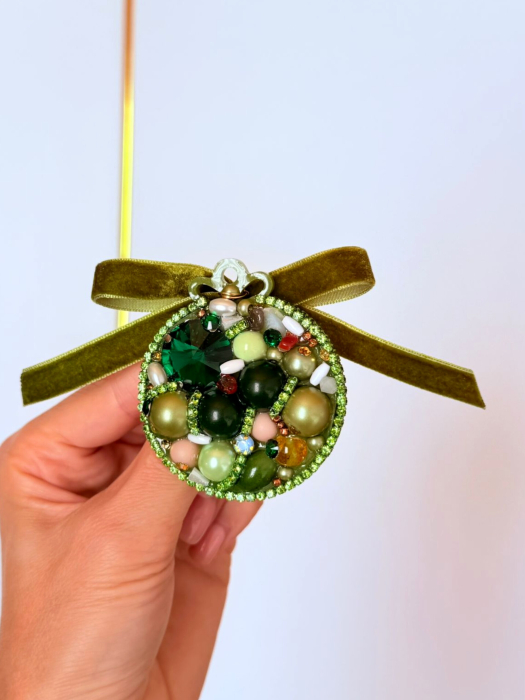 Broșă handmade unicat cu perle, pietre semiprețioase și fundă de catifea – model glob elegant Lovely 4 U [3]