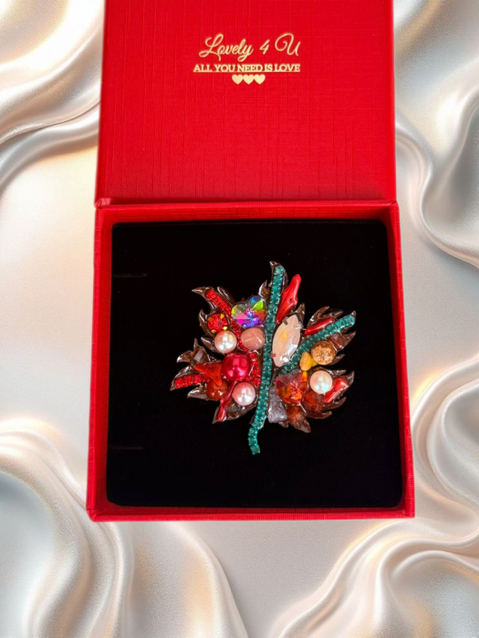 Broșă handmade  cu pietre naturale semiprețioase:coral, grnat, jasp, cameol, jad, piatra lunii  și perle Swarovski, mesaj pe verso YOU ARE BEAUTIFUL, BELIEVE IN YOURSELF [5]