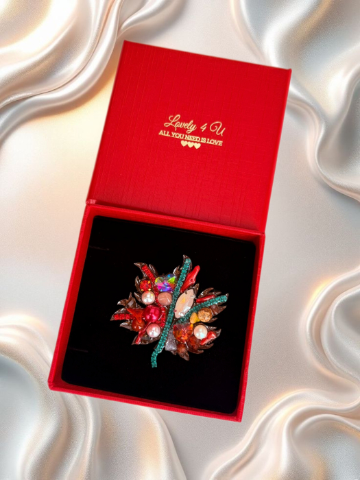 Broșă handmade  cu pietre naturale semiprețioase:coral, grnat, jasp, cameol, jad, piatra lunii  și perle Swarovski, mesaj pe verso YOU ARE BEAUTIFUL, BELIEVE IN YOURSELF [4]