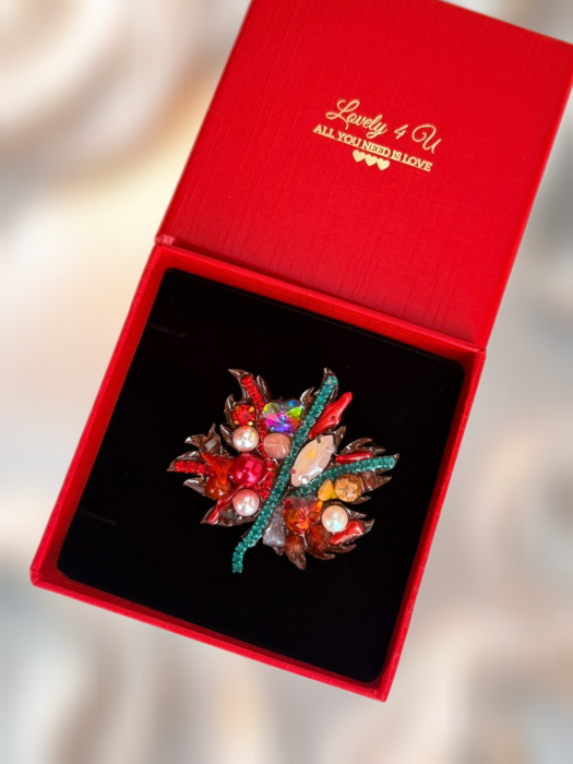 Broșă handmade  cu pietre naturale semiprețioase:coral, grnat, jasp, cameol, jad, piatra lunii  și perle Swarovski, mesaj pe verso YOU ARE BEAUTIFUL, BELIEVE IN YOURSELF [7]