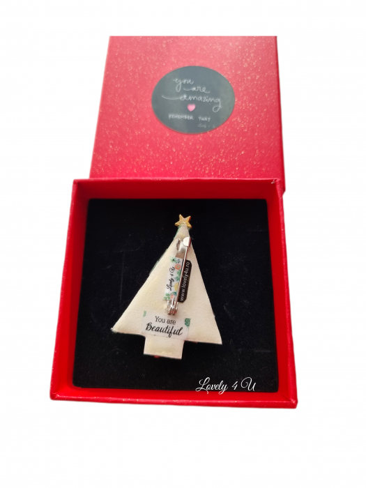 BROSA BRAD , ACCESORII LOVELY 4 U, BIJUTERII LOVELY 4 U, BIJUTERII ACCESORII POM DE CRĂCIUN, BROSE ELEGANTE, CADOU CRACIUN, BIJUTERII CRACIUN, BIJUTERII, BROSE, CADOU DE LUX, ACCESORII DE LUX, IDEI CADOU [2]