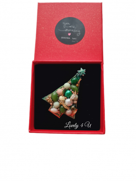 BROSA BRAD , ACCESORII LOVELY 4 U, BIJUTERII LOVELY 4 U, BIJUTERII ACCESORII POM DE CRĂCIUN, BROSE ELEGANTE, CADOU CRACIUN, BIJUTERII CRACIUN, BIJUTERII, BROSE, CADOU DE LUX, ACCESORII DE LUX, IDEI CADOU [4]