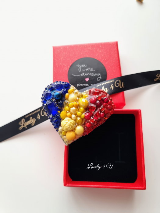 Broșă inimă tricoloră - Idei cadou 1 Decembrie, accesoriu tricolor, insigna steagul romaniei, bijuterii steagul romaniei, set accesorii tricolore steagul romaniei, cercei ,  Set broșă și colier - bijuterii tricolor steagul romaniei, ziua nationala a romaniei, 1 decembrie, cadou 1 decembrie, cadou pentru doamne 1 decembrie, idei cadouri ziua nationala a romananiei, accesorii lovely 4 u, 1 decembrie accesorii [3]