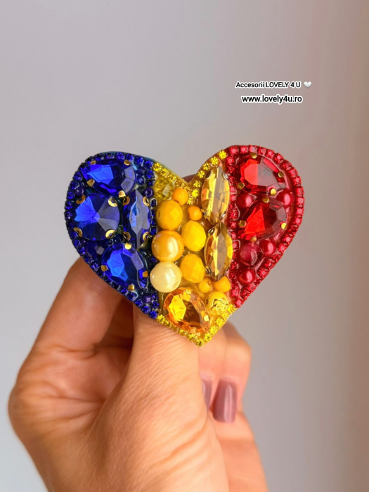 Broșă inimă tricoloră - Idei cadou 1 Decembrie, accesoriu tricolor, insigna steagul romaniei, bijuterii steagul romaniei, set accesorii tricolore steagul romaniei, cercei ,  Set broșă și colier - bijuterii tricolor steagul romaniei, ziua nationala a romaniei, 1 decembrie, cadou 1 decembrie, cadou pentru doamne 1 decembrie, idei cadouri ziua nationala a romananiei, accesorii lovely 4 u, 1 decembrie accesorii [4]