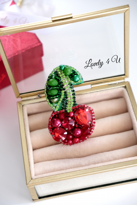 Broșă cireașă, Accesorii cireșe, Bijuterii cireasa, Mărțișorul perfect, cadou de lux, broșe handmade, broșe elegante, accesorii Lovely 4 U, accesorii 2022, Broșe, Brosa perle, Brosa cireasa, Cadou2023 [10]