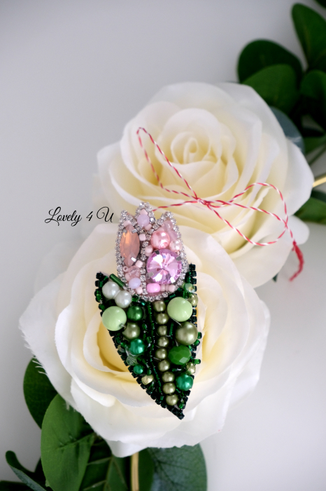 Broșă mărțișor, Martisor, Martisor pentru doamne, mertisorul perfect, cadou de martisor, cadou invatatoare, accesorii lovely 4 u,  BROSA LALEA,  ACCESORII LALEA, LALELE ROZ, ACCESORII LOVELY 4 U, BIJUTERII 2024, CADOU 8 MARTIE, CADOU ZIUA FEMEI, ACCESORII REALIZATE MANUAL, BROSE ELEGANTE, BIJUTERII 2024, LOVELY [9]