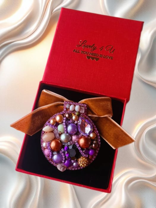 glob de crăciun handmade, broșă mov cu perle, broșă unakit, broșă cu piatra lunii, broșă cu cuarț, broșă handmade Lovely 4 U, idei cadou Crăciun, broșă elegantă cu catifea, broșă bijuterie unicat, [2]