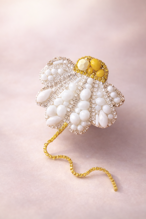 Brosa Margareta - handmade - broasa eleganta cu cristale, pietricele , briolete- bijuterie unicat  cu  semnificatie [5]