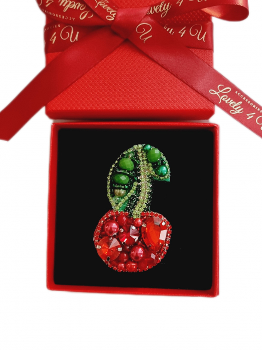 Broșă cireașă, Accesorii cireșe, Bijuterii cireasa, Mărțișorul perfect, cadou de lux, broșe handmade, broșe elegante, accesorii Lovely 4 U, accesorii 2022, Broșe, Brosa perle, Brosa cireasa, Cadou2023 [7]