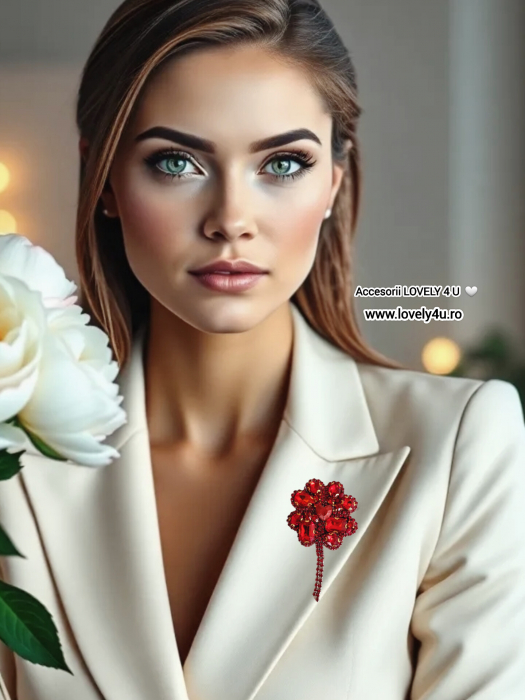 broșă trifoi, broșă trifoi cu patru foi, broșă handmade, broșă unicat, broșă cu cristale, broșă cu pietre roșii, broșă statement, broșă elegantă, broșă cu mesaj motivațional, broșă norocoasă, broșă simbol, broșă rafinată, bijuterii handmade, bijuterii unicat, bijuterii cu cristale, accesorii premium, broșă fashion, [3]