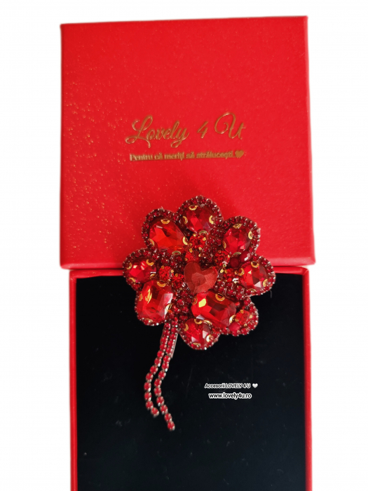 broșă trifoi, broșă trifoi cu patru foi, broșă handmade, broșă unicat, broșă cu cristale, broșă cu pietre roșii, broșă statement, broșă elegantă, broșă cu mesaj motivațional, broșă norocoasă, broșă simbol, broșă rafinată, bijuterii handmade, bijuterii unicat, bijuterii cu cristale, accesorii premium, broșă fashion, [2]