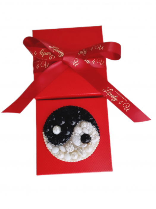 brosa yin yang, bijuterii yin yang, accesorii handmade yin yang, brose yin & yang , yin & yang bijuterii romania, yin & yang brosa unicat, lantisor yin & yang, idei cadouri yin & yang, cadouri pentru femei yin & yang, cadouri 1 martie yin & yang, cadouri 8 martie yin & yang, martisor yin & yang , accesorii lovely 4 u yin & yang [8]