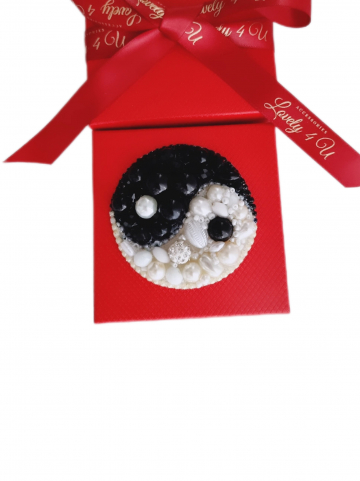 brosa yin yang, bijuterii yin yang, accesorii handmade yin yang, brose yin & yang , yin & yang bijuterii romania, yin & yang brosa unicat, lantisor yin & yang, idei cadouri yin & yang, cadouri pentru femei yin & yang, cadouri 1 martie yin & yang, cadouri 8 martie yin & yang, martisor yin & yang , accesorii lovely 4 u yin & yang [2]