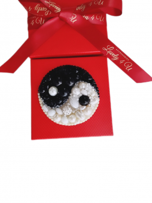 brosa yin yang, bijuterii yin yang, accesorii handmade yin yang, brose yin & yang , yin & yang bijuterii romania, yin & yang brosa unicat, lantisor yin & yang, idei cadouri yin & yang, cadouri pentru femei yin & yang, cadouri 1 martie yin & yang, cadouri 8 martie yin & yang, martisor yin & yang , accesorii lovely 4 u yin & yang [5]
